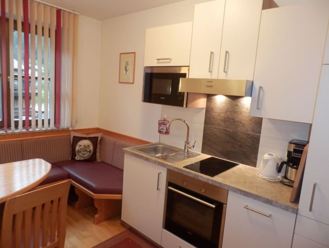 Wohnküche mit Esstisch