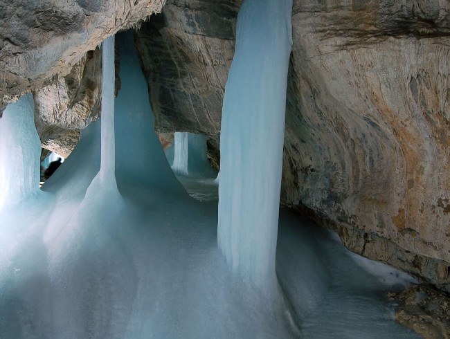 Eisriesenwelt Werfen - Die größte Eishöhle der Welt © Shutterstock